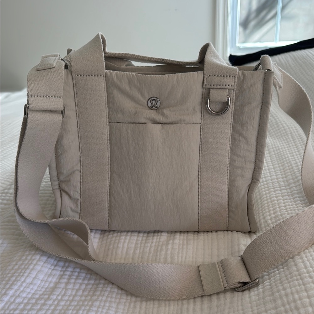 Lululemon boxy mini tote bag 4.5L bone